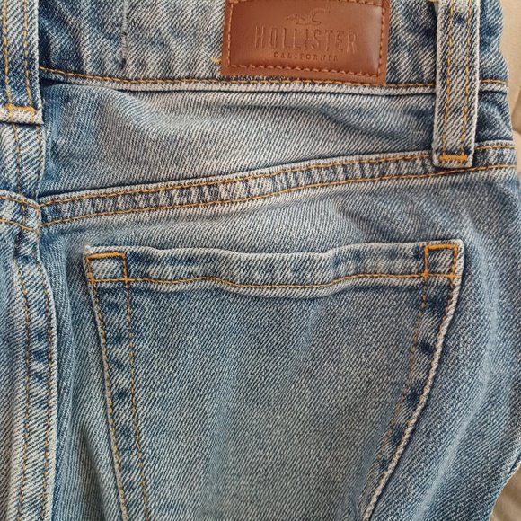 Hollister Ultra High Rise Mom Jeans - Juniors Size 1R - Picture 4 of 4